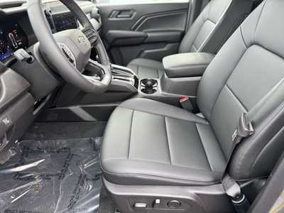 2025 Chevrolet Colorado Crew Cab, $43865.0. Photo 4