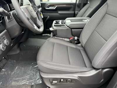 2025 Chevrolet 3500 Crew Cab, $63345.0. Photo 5