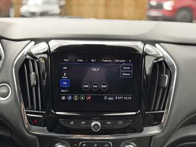 2021 Chevrolet Traverse, $30595. Photo 2