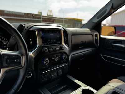 2021 Chevrolet 1500 Crew Cab, $40395. Photo 8