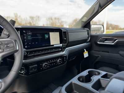 2025 Chevrolet 1500 Crew Cab, $58745.0. Photo 7
