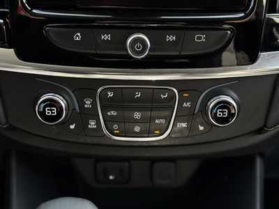 2021 Chevrolet Traverse, $25995. Photo 11