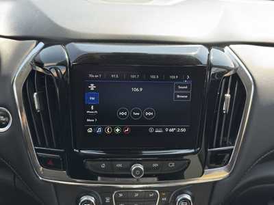 2021 Chevrolet Traverse, $25995. Photo 2