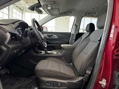 2021 Chevrolet Traverse, $25995. Photo 4