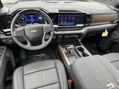 2025 Chevrolet 1500 Crew Cab, $73550.0. Photo 10