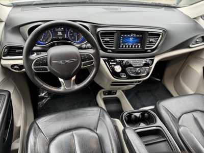 2020 Chrysler Pacifica, $20995. Photo 9