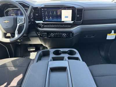 2025 Chevrolet 1500 Crew Cab, $54870.0. Photo 2
