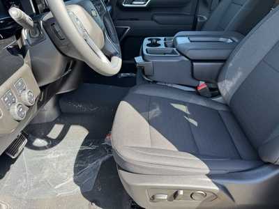2025 Chevrolet 1500 Crew Cab, $54870.0. Photo 5