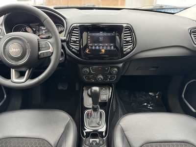 2021 Jeep Compass, $20695. Photo 2