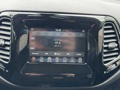 2021 Jeep Compass, $20695. Photo 3