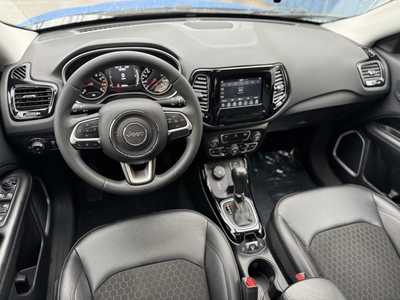 2021 Jeep Compass, $20695. Photo 7