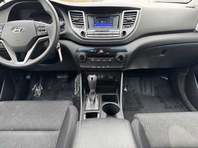 2016 Hyundai Tucson, $13498. Photo 2