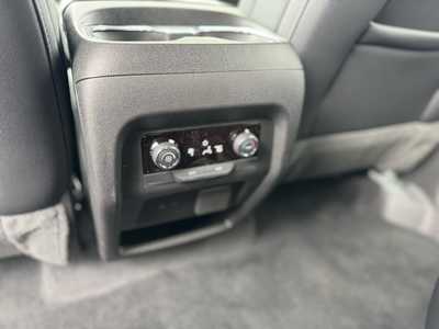 2025 Chevrolet Traverse, $46090.0. Photo 7