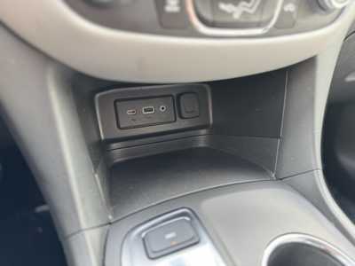 2022 Chevrolet Equinox, $22998. Photo 10
