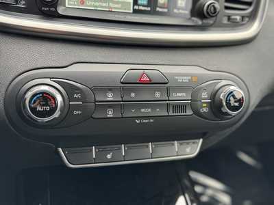 2016 Kia Sorento, $13998. Photo 11