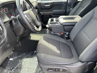 2021 Chevrolet 1500 Crew Cab, $29498. Photo 5