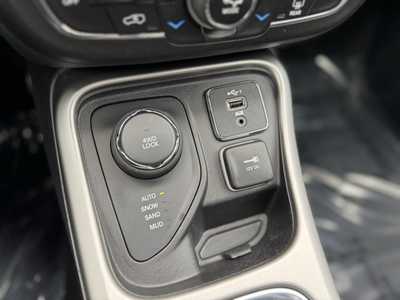 2021 Jeep Compass, $17385. Photo 10