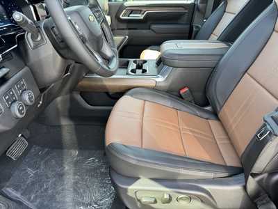 2025 Chevrolet 3500 Crew Cab, $86645.0. Photo 5