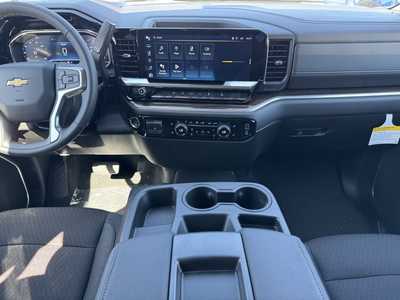 2025 Chevrolet 1500 Crew Cab, $54570.0. Photo 2