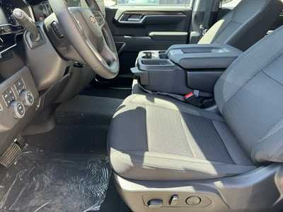 2025 Chevrolet 1500 Crew Cab, $54570.0. Photo 5
