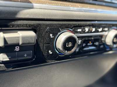 2025 Chevrolet 1500 Crew Cab, $54570.0. Photo 11