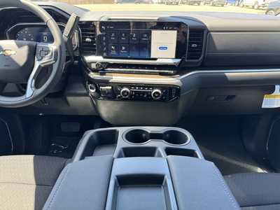 2025 Chevrolet 1500 Crew Cab, $54570.0. Photo 2