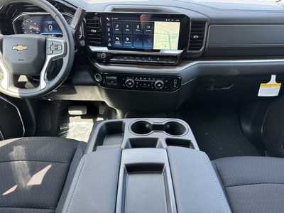 2025 Chevrolet 1500 Crew Cab, $54570.0. Photo 2
