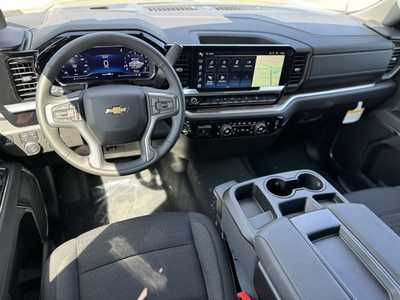 2025 Chevrolet 1500 Crew Cab, $54570.0. Photo 8