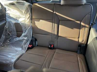 2025 Chevrolet Suburban, $84395.0. Photo 7