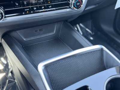 2026 Chevrolet Equinox, $31995.0. Photo 10
