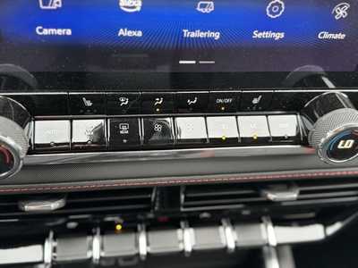 2025 Chevrolet Colorado Crew Cab, $45565.0. Photo 10