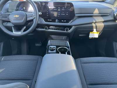 2026 Chevrolet Equinox, $31995.0. Photo 2