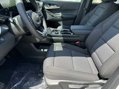 2026 Chevrolet Equinox, $34045. Photo 5