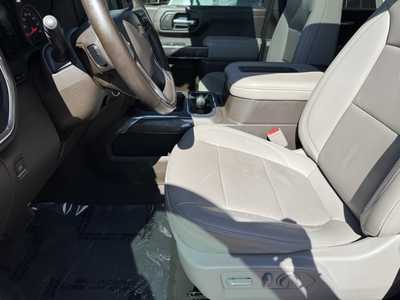 2022 Chevrolet 3500 Crew Cab, $53990. Photo 5