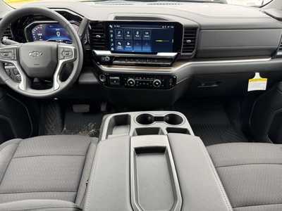 2025 Chevrolet 1500 Crew Cab, $55320. Photo 2