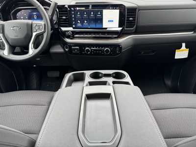 2025 Chevrolet 1500 Crew Cab, $55270.0. Photo 2