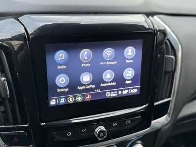 2022 Chevrolet Traverse, $32990. Photo 3