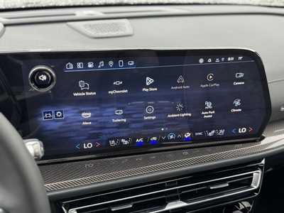 2025 Chevrolet Traverse, $58795.0. Photo 3