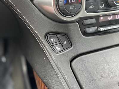2018 Chevrolet Suburban, $25390. Photo 11