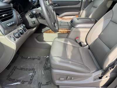2017 Chevrolet Suburban, $28498. Photo 6