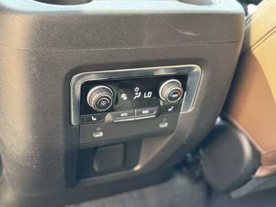 2021 Chevrolet Suburban, $51985. Photo 9