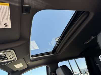 2025 Chevrolet 1500 Crew Cab, $69750.0. Photo 6