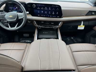 2025 Chevrolet Suburban, $92580.0. Photo 2
