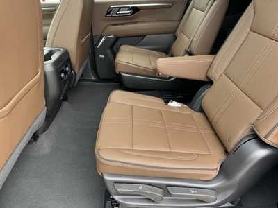 2025 Chevrolet Suburban, $92580.0. Photo 7