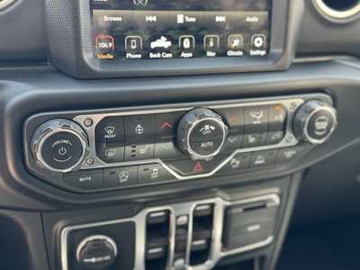 2020 Jeep Gladiator, $27999. Photo 11