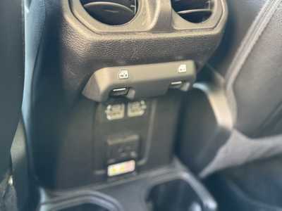 2020 Jeep Gladiator, $27999. Photo 9