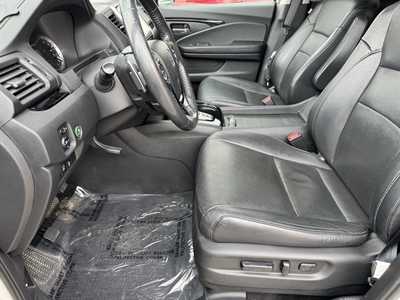 2017 Honda Pilot, $15990. Photo 5