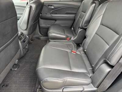 2017 Honda Pilot, $15990. Photo 7