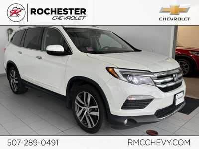 2017 Honda Pilot, $15990. Photo 1