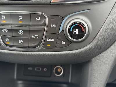 2023 Chevrolet Equinox, $24390. Photo 11